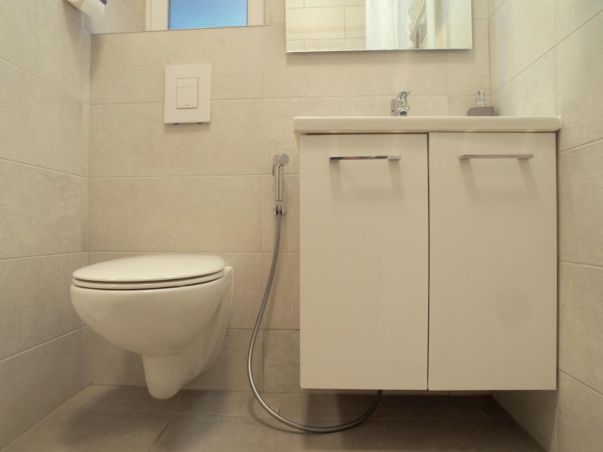 Apartmaji Diversorio Izola Esterno foto